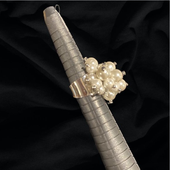 Ring "Cluster of Pearls" with Faux Pearls, Silver Toned Band - Picture 7 of 9